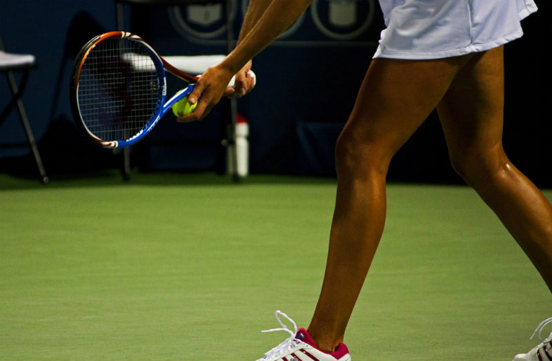 女性テニスプレーヤー